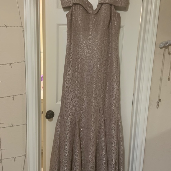 Evening gown - Picture 2 of 5